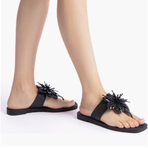 LARROUDE
Larroudé Hibiscus Sandal in Black size 6/7 women brand new